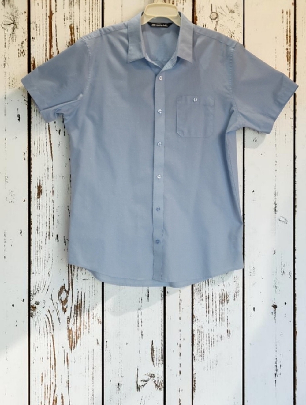 Travis Mathew Size-Large Light Blue Button Down Shirt. P-P 23, Length 27. EUC